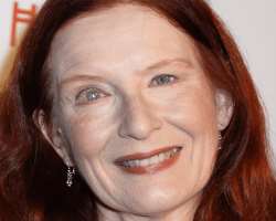 The actress suffered a car accident as a result of which she got corneal damage to her eye. He uses a colored lens to hide the problem. However, the m